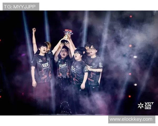 FPX战队技术争议引发热议电竞圈内外的不同声音与看法