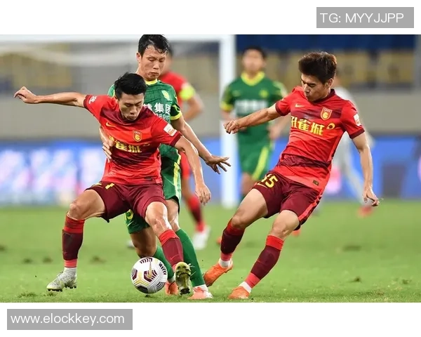 上海足球队以81分稳居精英赛积分榜首位争冠形势一片大好